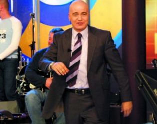 Лили на гости при Слави