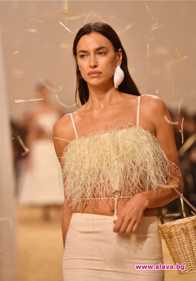 slava.bg : Ирина Шейк блести на шоуто на Jacquemus в Париж slava.bg : Ирина Шейк блести на шоуто на Jacquemus в Париж