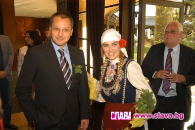 Станишев на купон за майки
