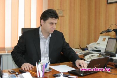 Отрязаха Юруков в интернет