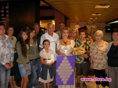 Лили Цветкова подкрепена от фенове