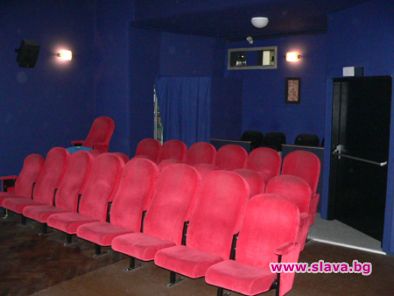 Среднощна премиера и разтърсваща промоция за 2012 подготвят кина Арена