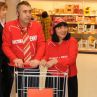 Мая Новоселска и Валентин Танев пазаруват в супермаркет