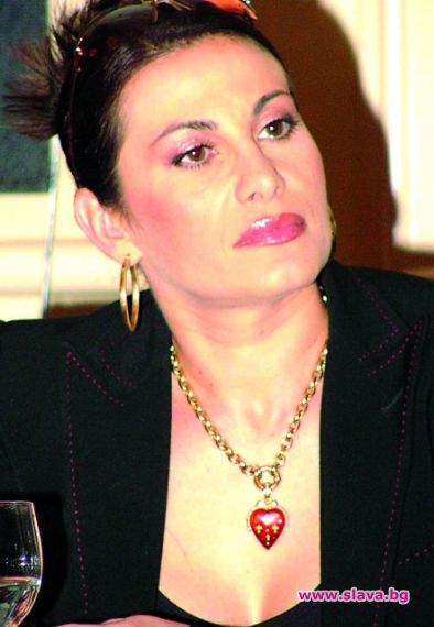 Запалиха офис на Дарина Павлова