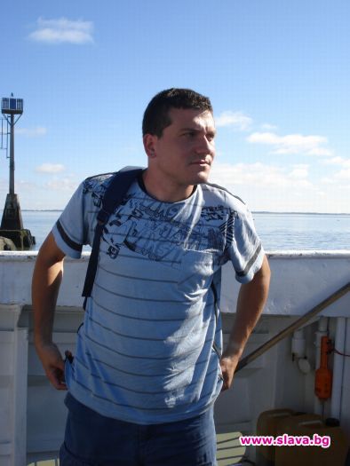 Димитър Павлов сяда на стола на Бареков