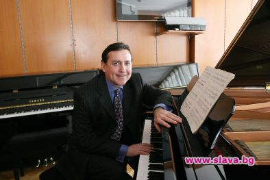 Виртуозът Людмил Ангелов представя пети концерт от цикъла с музика на Шопен