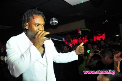 Д-р Албан лудна по българките