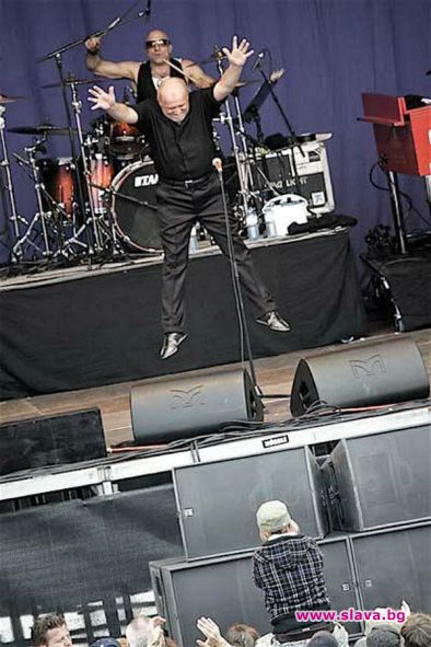 JOE COCKER пристига с частен самолет ден преди концерта