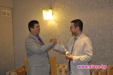 Сердар Ортач получи статуетката си от Балканските награди