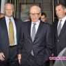 Лондонската полиция арестува близък до Мърдок