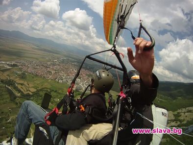 Играят покер в небето