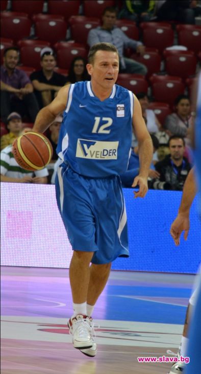 10 000 души на бенефиса на Георги Младенов