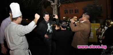 Тачо на Жени посрещна Сръбската нова година