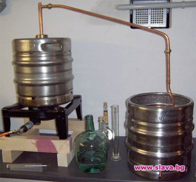 Варят био ракия вкъщи