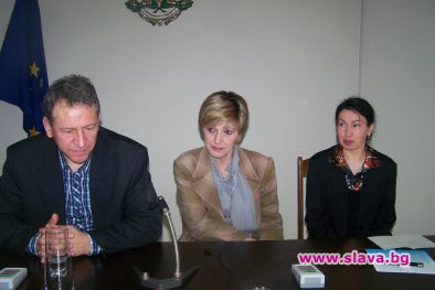 Д-р Стойчо Кацаров:Правителствена болница извършва незаконни операции