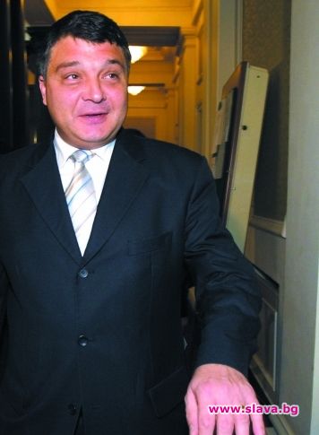 Николай Свинаров стана дядо