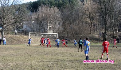 Стрелба с пушки на селски мач