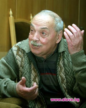 Васил Попов “върти” любов с Мутафова