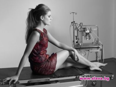 Създадоха рокли от вино