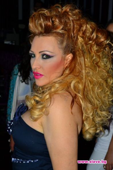 Рени се омъжи, за да я пуснат в Израел