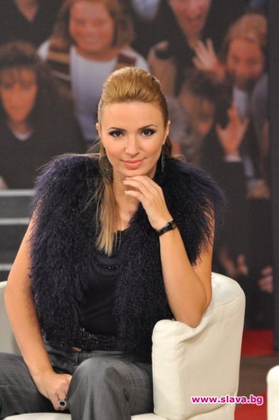 Ирина Сарачинова извади бельото си на показ