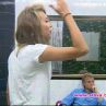 Никол се въоръжи с вилица