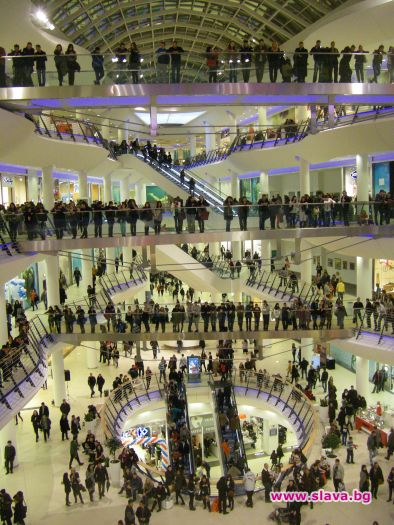 България мол ли стои зад атаките срещу конкурентите?