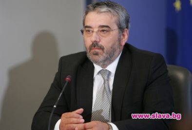 Ангел Семерджиев с нова жена, спести 60 бона за година