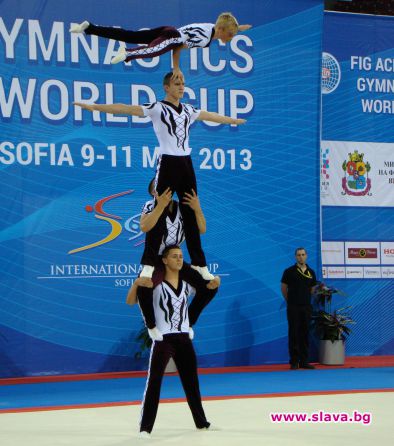 Нови 12 медала за българските акробати