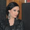 Ханес слугува на Мариана Попова