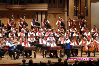 100 Gypsy Violins идват в България