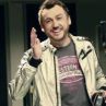 Съдят Любо от "Те" за пръста в дупето