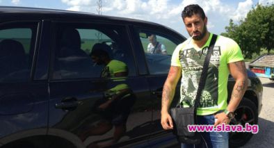 Брадърът Денислав гасне в затвора 