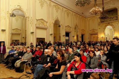 Царската бална зала отвори врати за любовта на Микеланджело