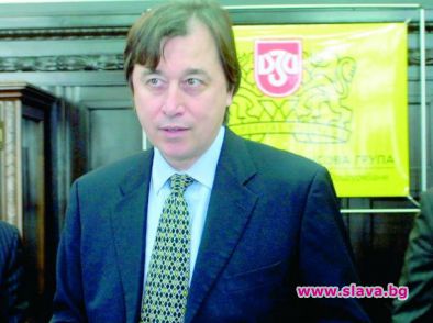 Кюлев облепил тавана си с камъни „Сваровски“
