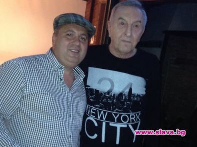 Коко Динев с авери на Жоро Илиев