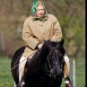 Кралица Елизабет II празнува с езда