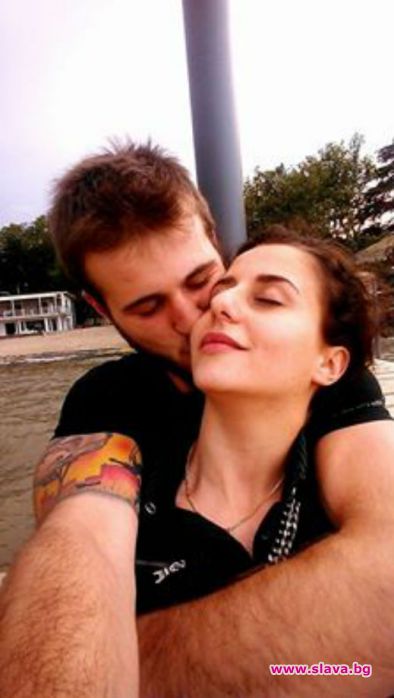 Ангел и Дорина се мачкат пред всички