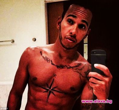 Люис Хамилтън си пусна голо селфи