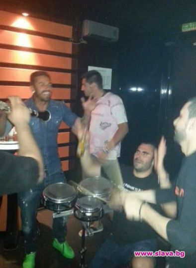 Благо Георгиев вкара оркестър в тоалетната