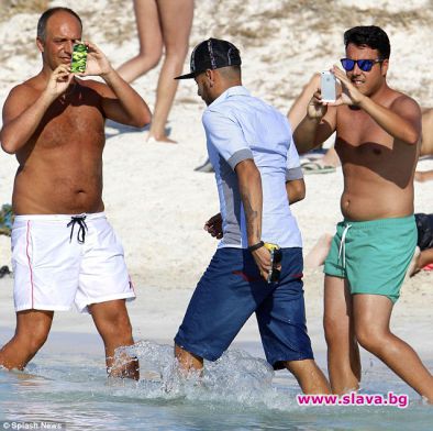 Без милост за Неймар и на плажа   