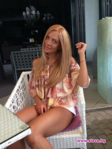 Русата Златка наля бедра