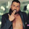 Азис изкопира английски клип