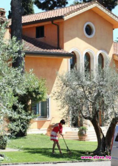 Камелия Воче живее в истински палат 