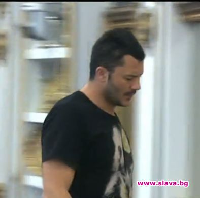 Тачо обрече съквартирантите на пост и молитва