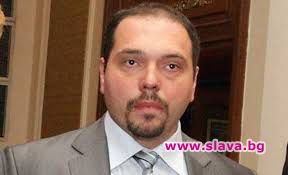 От тефтерчето на Апостола до тефтерчето на Златанов