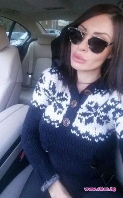 Черната Златка с патешко селфи за празниците