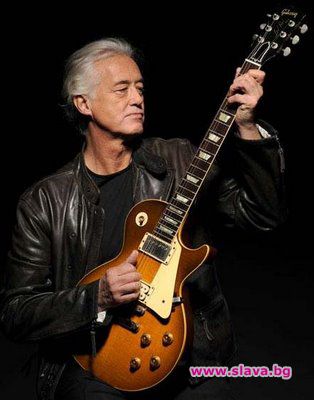 Китаристът на Led Zeppelin с младо гадже на рождения си ден  