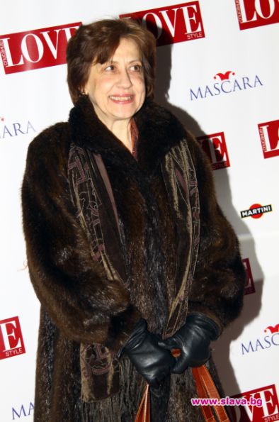 Инджова влиза в манастир