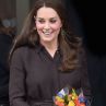 Кейт Мидълтън покaза коремче в рокля за $75